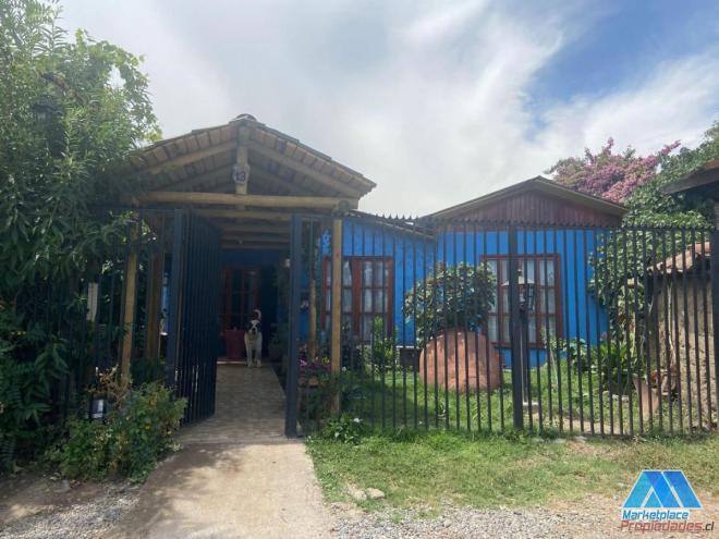 Casa con terreno 1080 m 2 baños