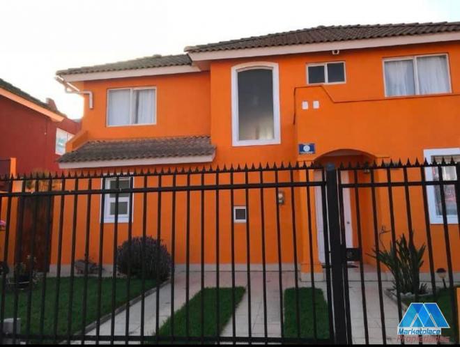 Venta casa dos pisos, 4 dormitorios y 3 baños
