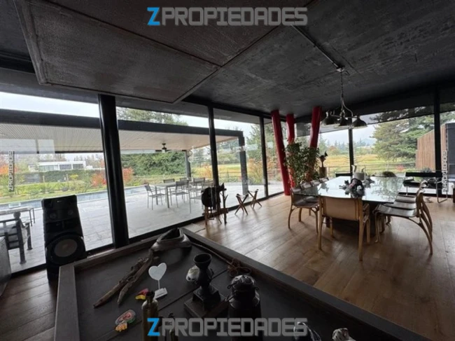 Venta de Casa Requínoa, Moderna casa