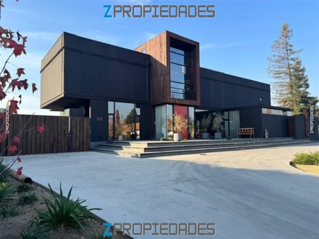 Venta de Casa Requínoa, Moderna casa