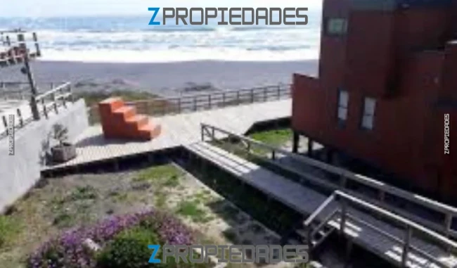 Venta de casa en Pichilemu,directo a playa 