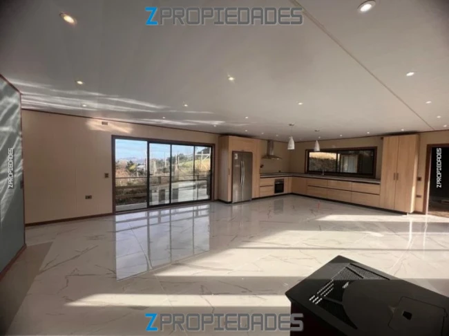Venta de Casa Castro, casa principal 2 cabañas
