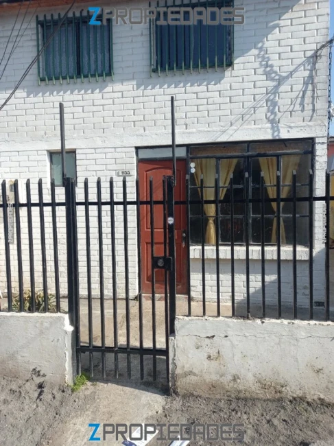 ARRIENDO Casa de dos pisos