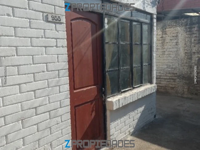 ARRIENDO Casa de dos pisos
