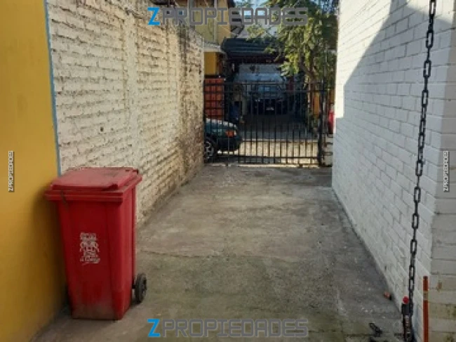 ARRIENDO Casa de dos pisos