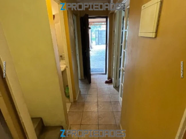 Se arrienda casa de 3 pisos