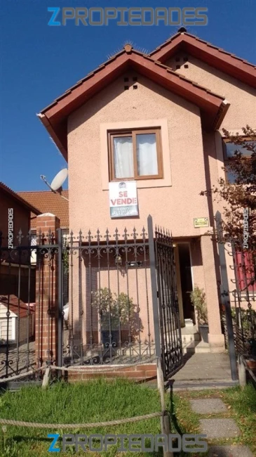 Se vende casa de 4 dormitorios y 3 baños en Plasma