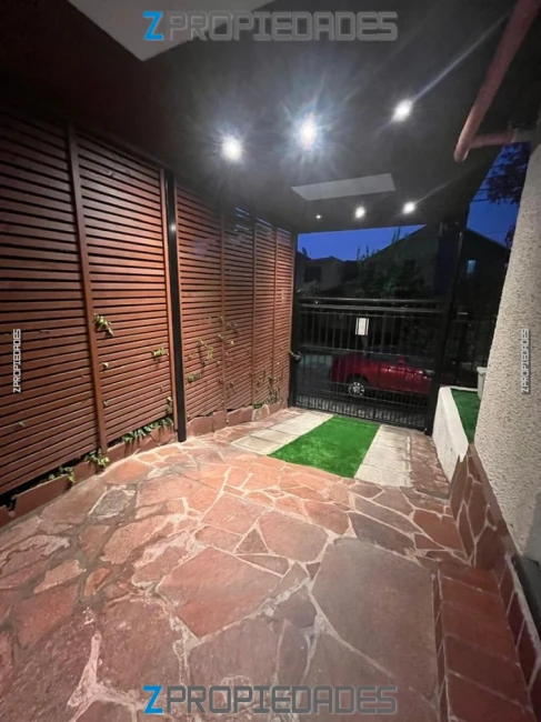 Casa impecable de 2 pisos
