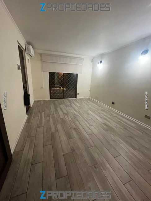 Casa impecable de 2 pisos