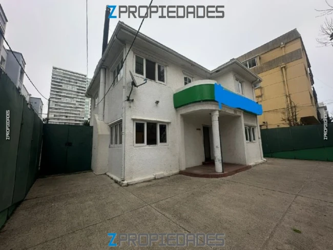 Casa de 2 pisos bastante amplia