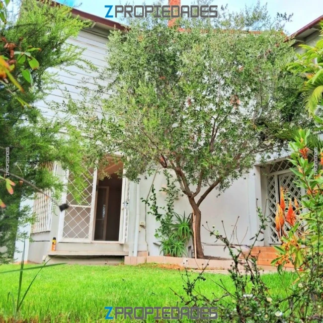 Arriendo amplia casa sólida