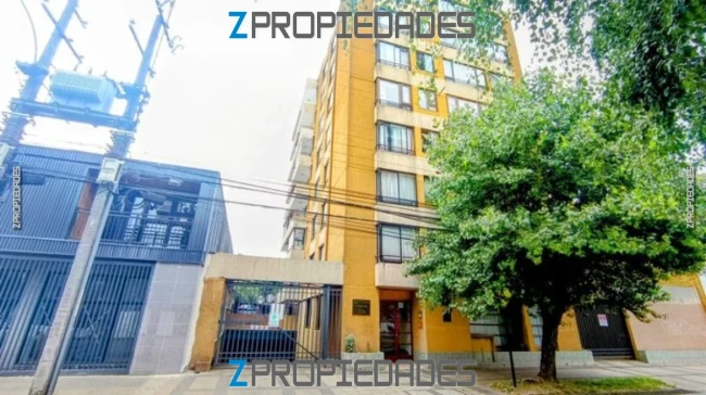 Se arrienda cómodo departamento central