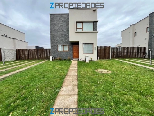 Se arrienda casa en Condominio Mediterráneo