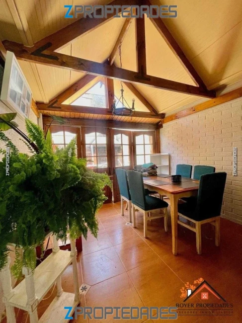  Se vende casa con local comercial