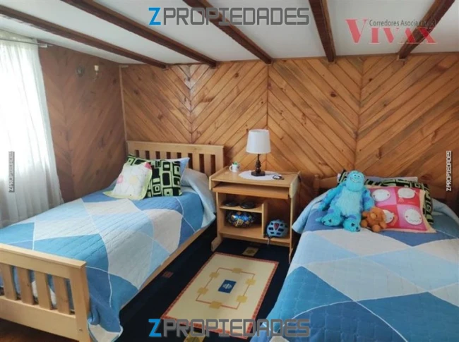 Se vende casa pareada de dos pisos