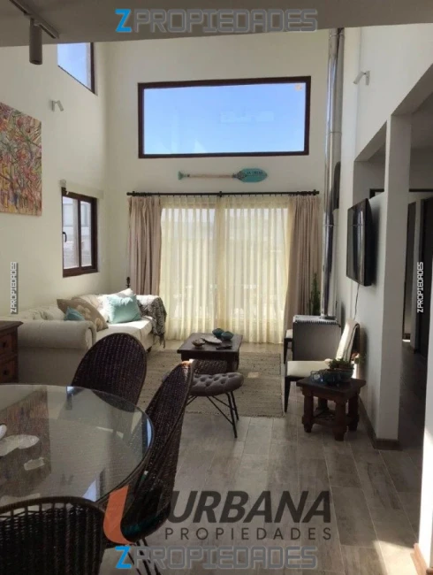 Se vende espaciosa casa de 131 m2 construidos