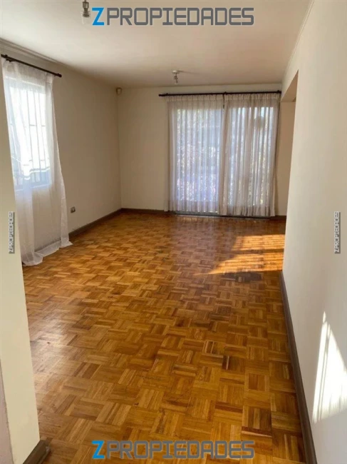 Linda Casa de 1 piso com amplios espacios