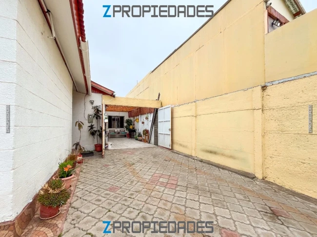 Casa en Venta a Pasos de Av. Juan Cisternas –