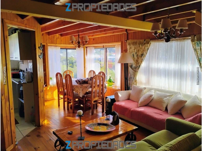Se vende una hermosa y amplia casa