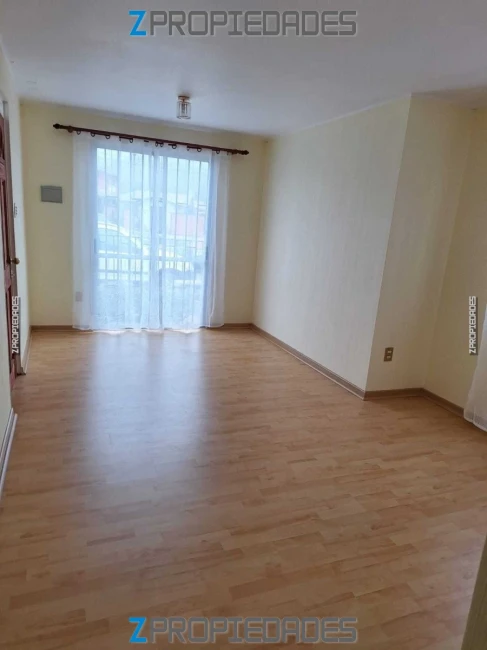 BOYER Vende casa de primer piso emplazada