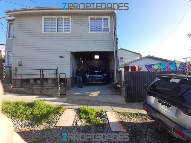 Se ofrece en venta una encantadora casa esquina
