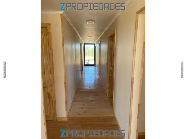 Se vende espaciosa casa en construcción