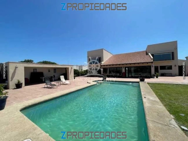 Espectacular casa en terreno de 1.100 mts2