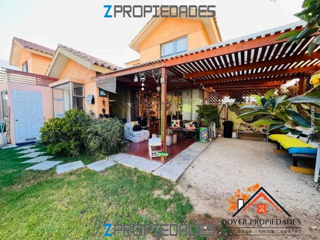 Vende casa de segundo piso emplazada en La Florida