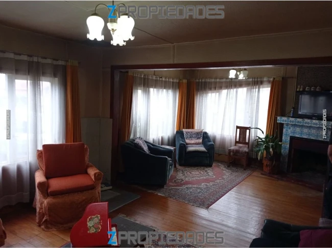 Se vende amplia casa en buen estado de mantención