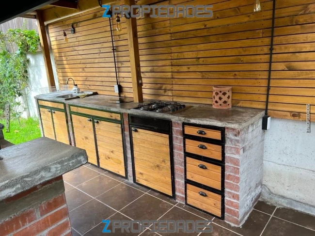 Se vende hermosa casa muy bien distribuida