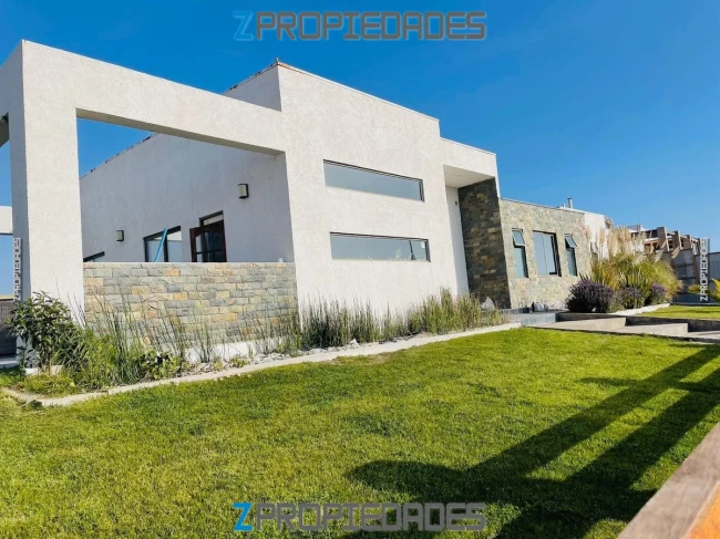 Se Vende Hermosa Casa Mediterránea en La Serena