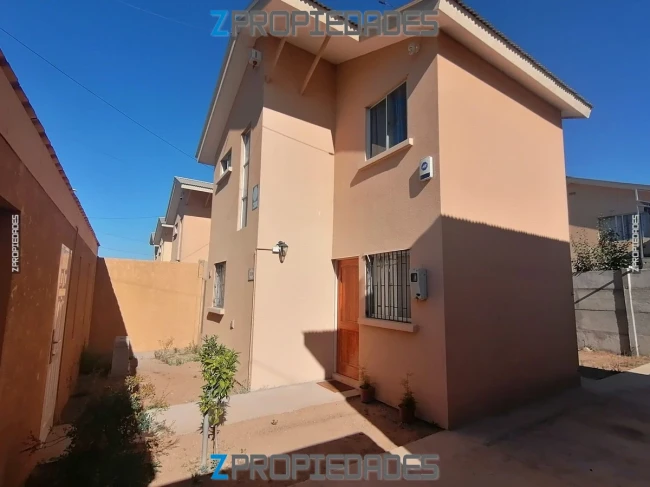 ARRIENDO por año corrido casa habitación