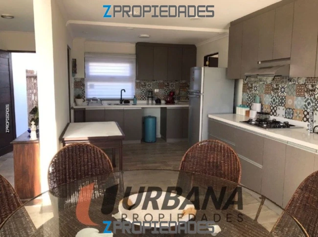 Se vende espaciosa casa de 131 m2 construidos