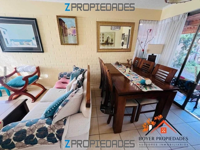 Vende casa de segundo piso emplazada en La Florida