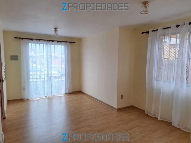 BOYER Vende casa de primer piso emplazada