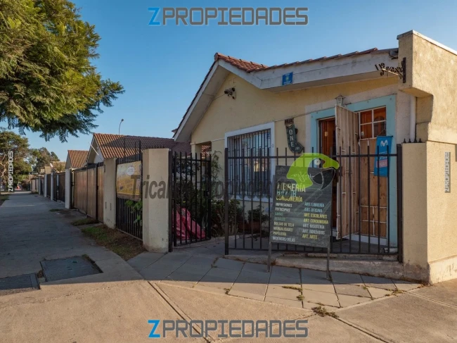 Venta de casa esquina con local comercial