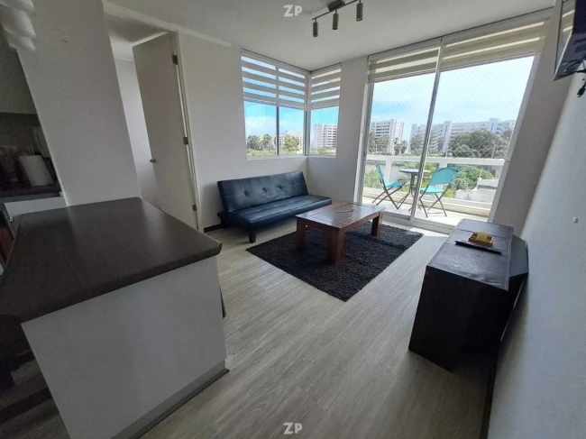 Arriendo año corrido a pasos de la playa