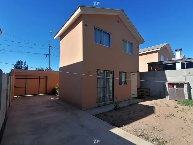 ARRIENDO por año corrido casa habitación