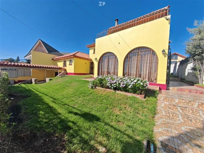 Se Arrienda Gran Casa de 6H 4B