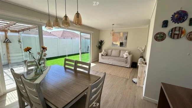 Se arrienda casa en en el exclusivo a condominio!