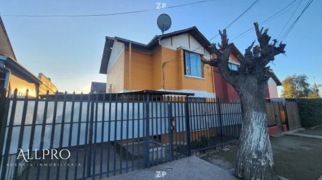 Venta de Casa dos pisos con excelente ubicación