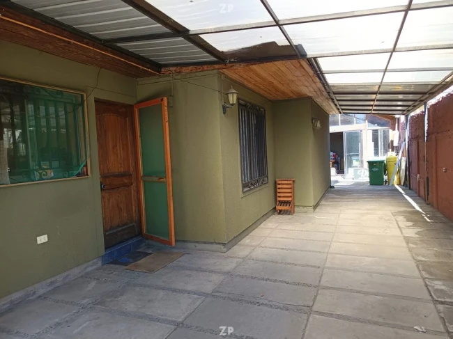 Venta de Casa una cuadra de la alameda