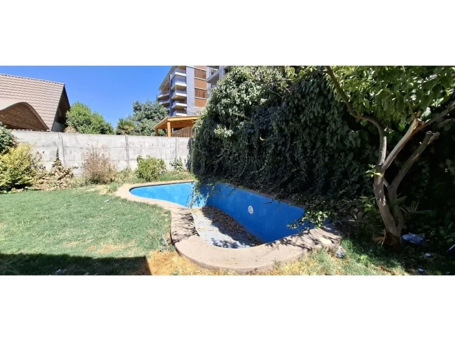 Venta de Casa aplitud comercial en plena Avenida