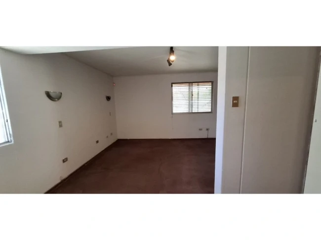 Venta de Casa aplitud comercial en plena Avenida