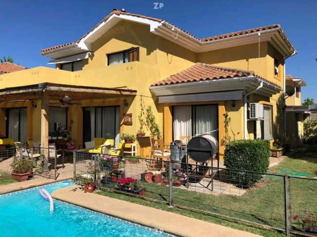 Venta de Casa Las Azaleas Portón automático