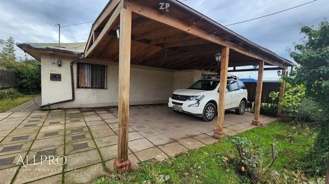 Venta de Casa ubicada en Avenida Hernán Zamorano