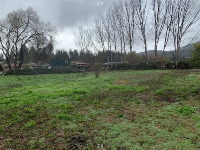 VENTA DE PARCELA CON CASA A ORILLA DE LAGO RAPEL