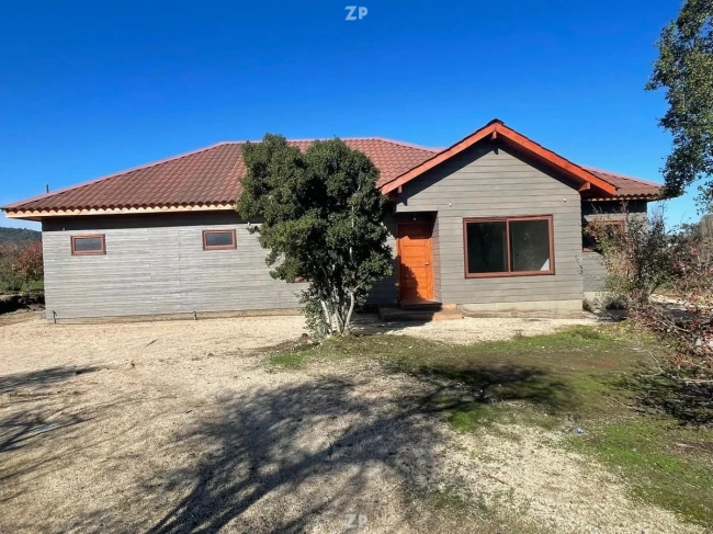 HERMOSA PARCELA CON CASA A MINUTOS DEL LAGO RAPEL