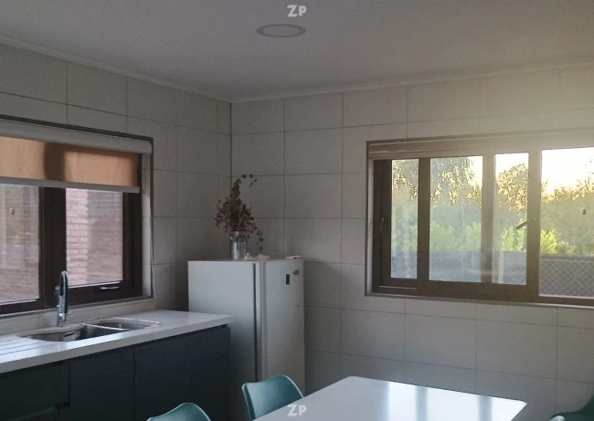  Parcela de 10.000 m2 con 2 hermosas viviendas