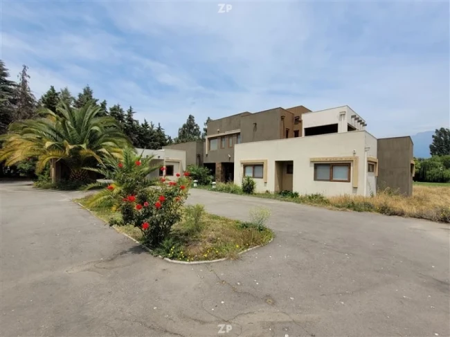 Parcela con Casa Estilo Mediterránio